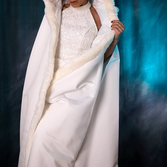 Winter Wedding White Faux Fur Trim Cape One Size Fits All - Picture 6 of 9